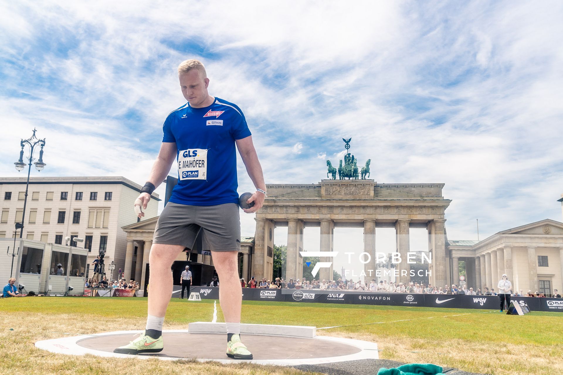 Eric Maihoefer (VfL Sindelfingen) beim Kugelstossen waehrend der deutschen Leichtathletik-Meisterschaften auf dem Pariser Platz am 24.06.2022 in Berlin